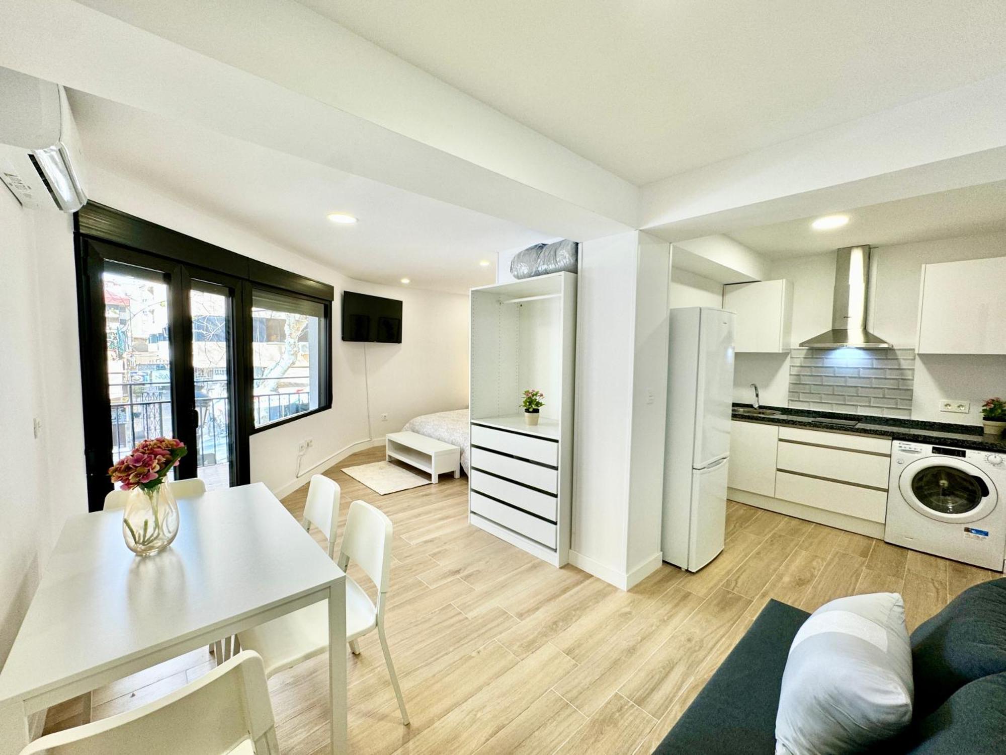 Amazing Seaside Studio By Eaw Homes มาร์เบยา ภายนอก รูปภาพ