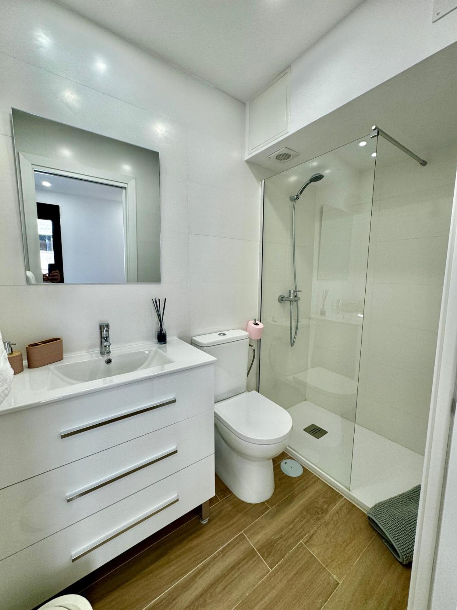 Amazing Seaside Studio By Eaw Homes มาร์เบยา ภายนอก รูปภาพ